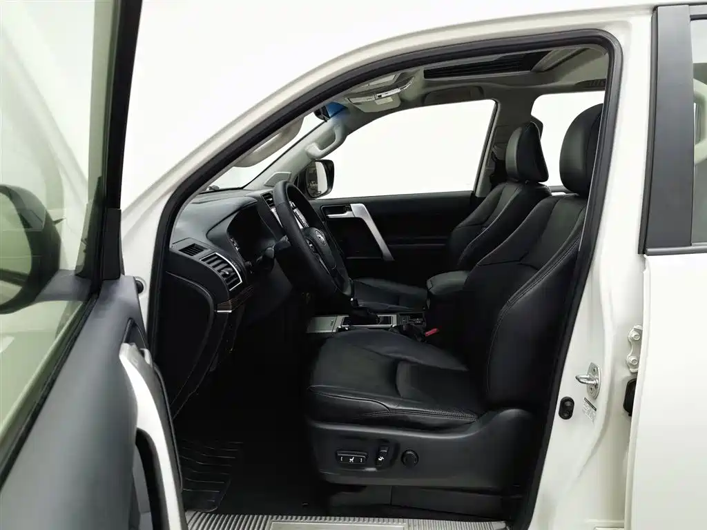 Toyota Prado 2020 — фото 10