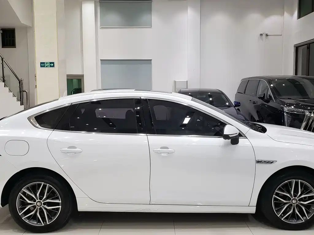 BYD Qin PLUS 2023 — фото 12