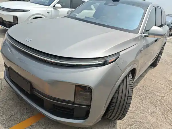 Li Auto L8 2025