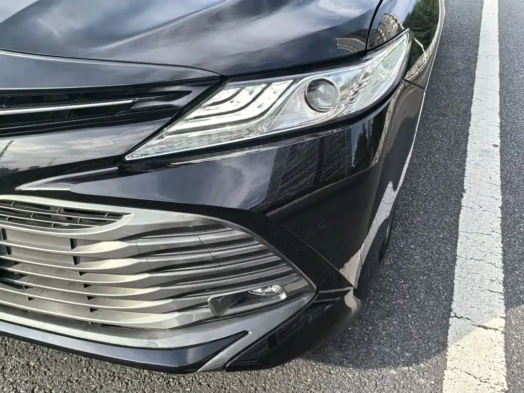 Toyota Camry 2018 — фото 10