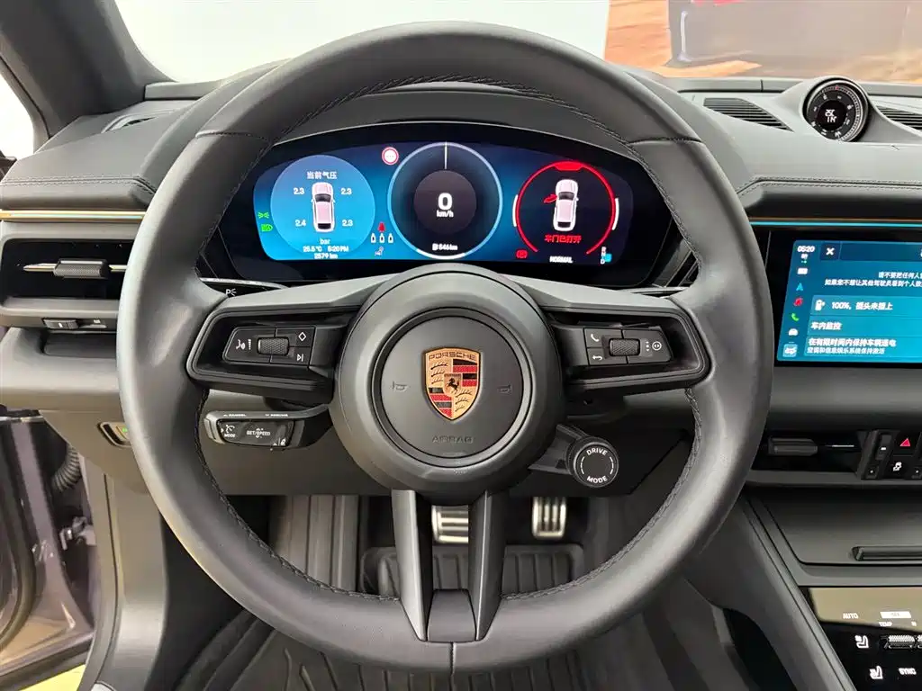 Porsche Macan EV 2025 — фото 9