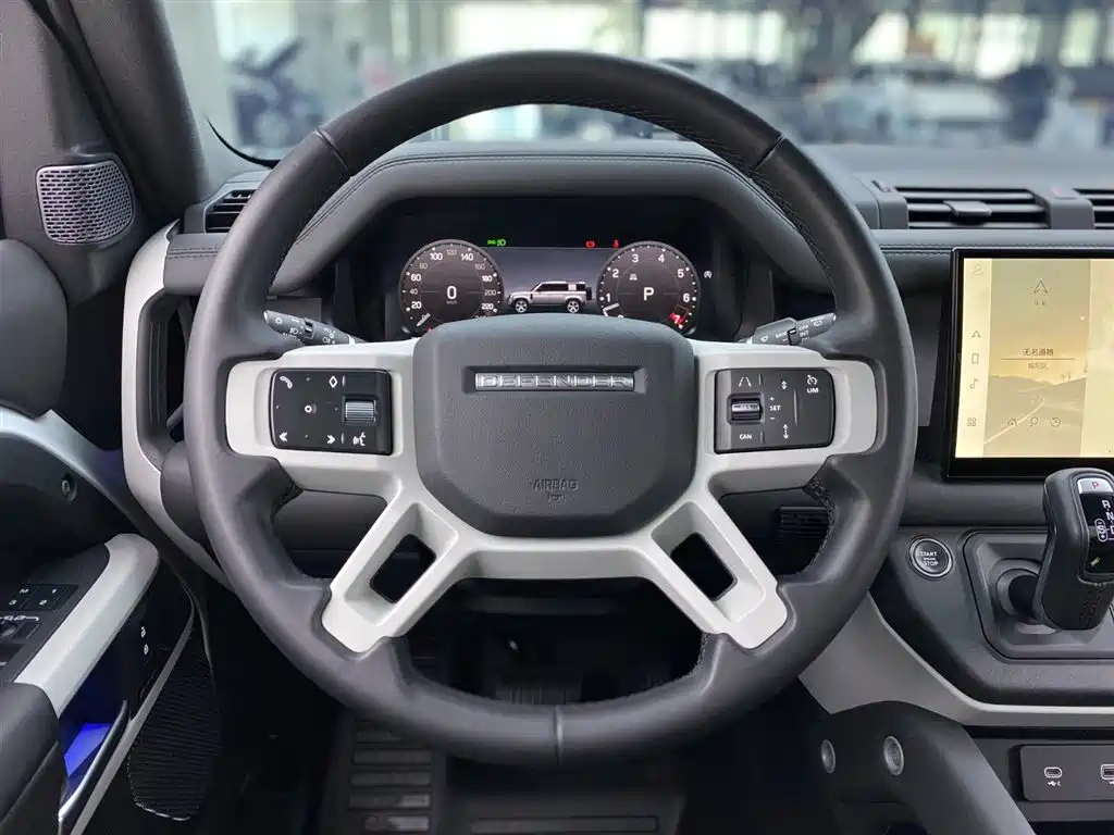 Land Rover Defender 2024 — фото 14