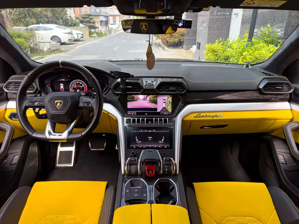 Lamborghini Urus 2019 — фото 13