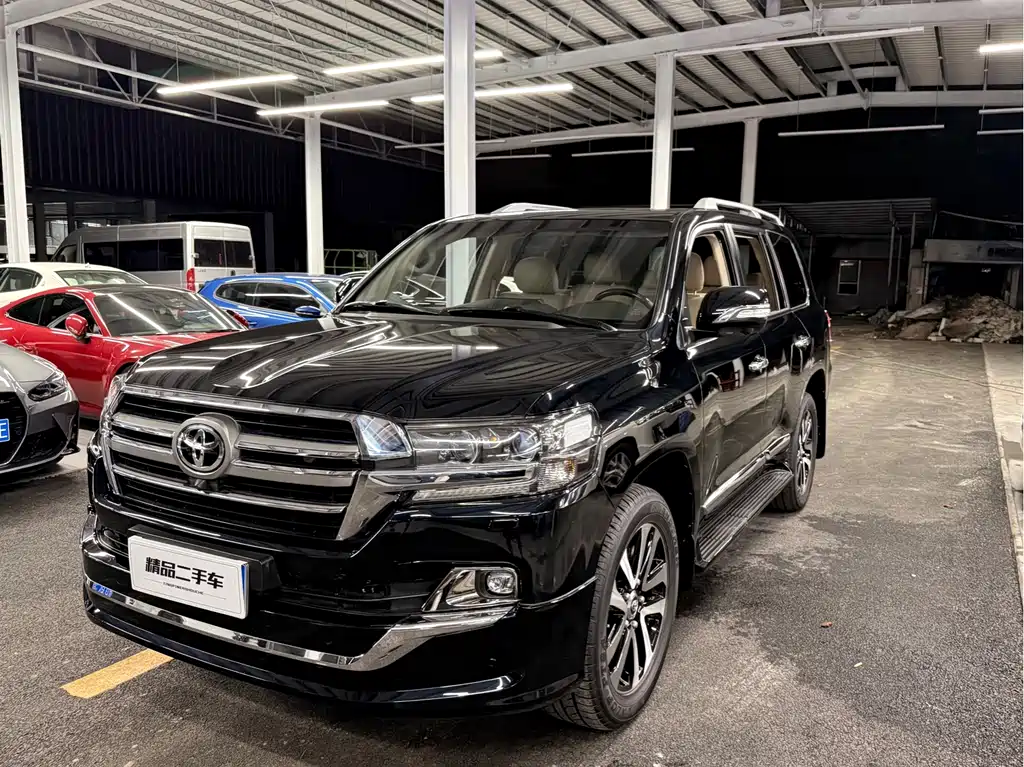 Toyota Land Cruiser 2019 — фото 1