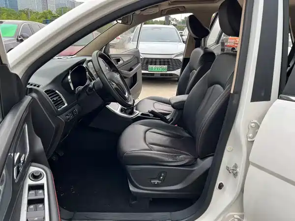 Baojun 560 2015