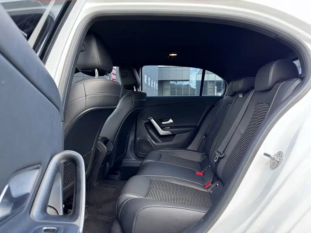 Mercedes-Benz A-Class 2020 — фото 11