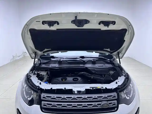 Land Rover Discovery Sport 2017 — фото 16