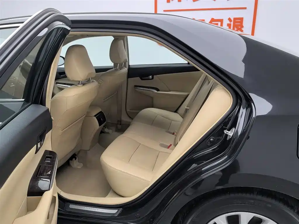 Toyota Camry 2016 — фото 15