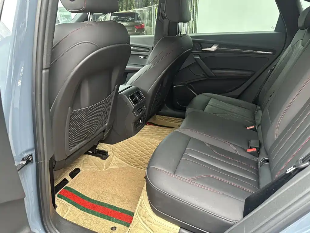 Audi Q5L Sportback 2023 — фото 17