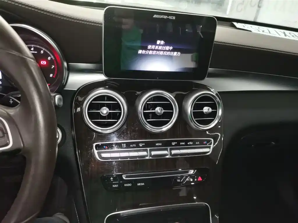 Mercedes-Benz GLC 2017 — фото 13