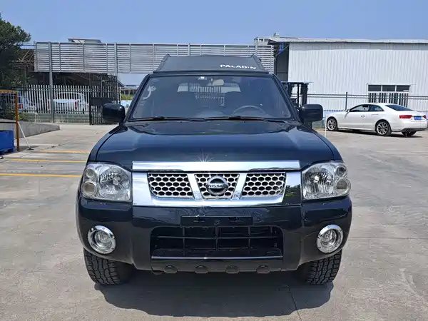 Nissan Paladin 2008