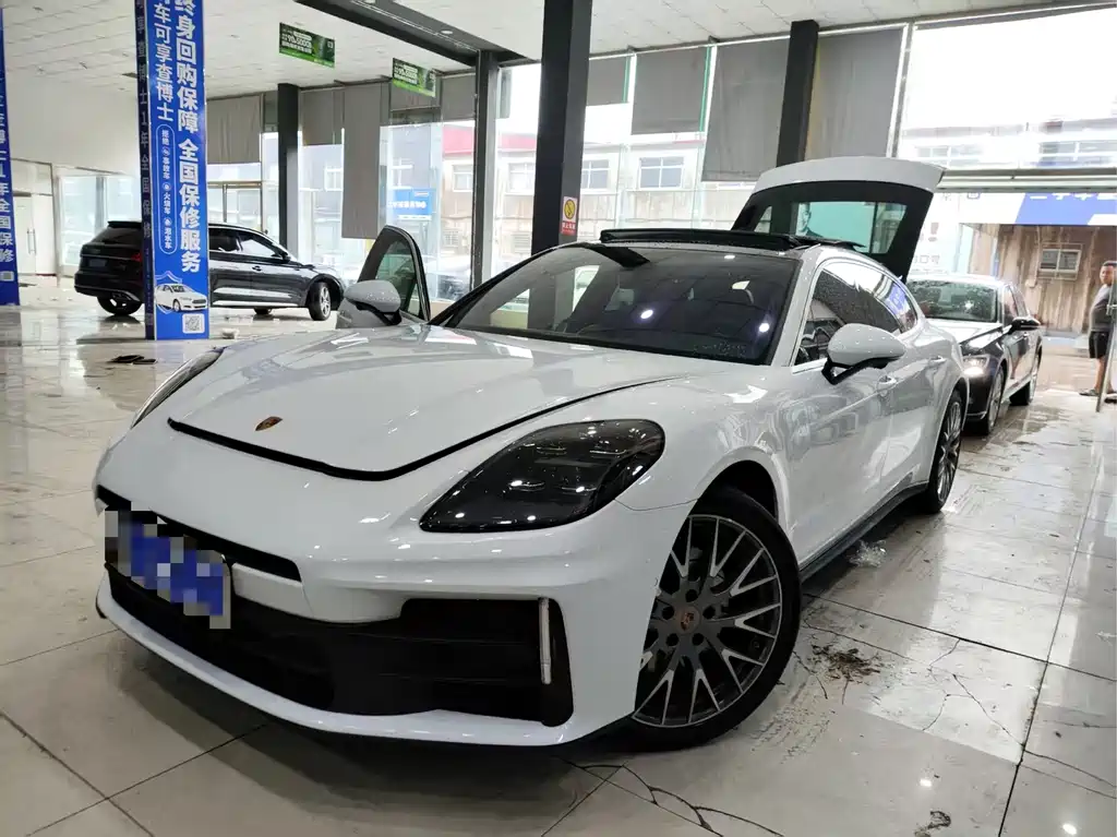 Porsche Panamera 2025