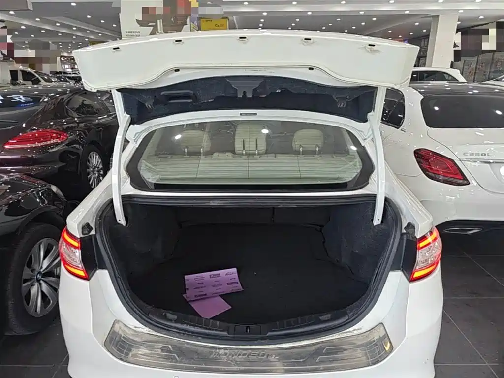 Ford Mondeo 2015 — фото 19
