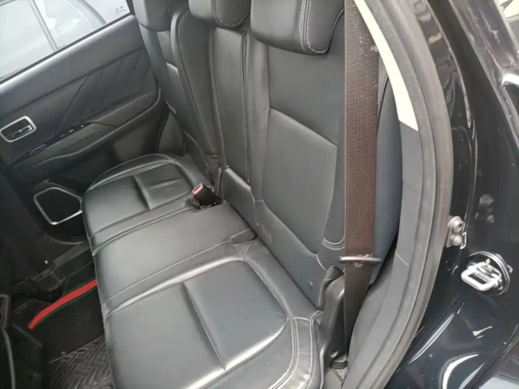 Mitsubishi Outlander 2020 — фото 17