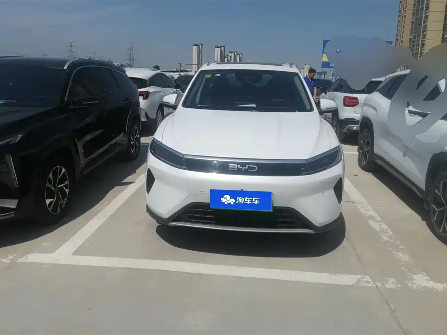BYD Seal 05 DM-i 2026 — фото 2