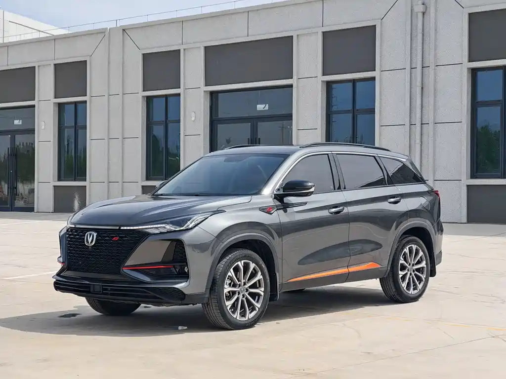 Changan CS75 PLUS 2021 — фото 1