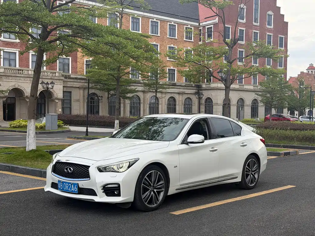 Infiniti Q50L 2015 — фото 3