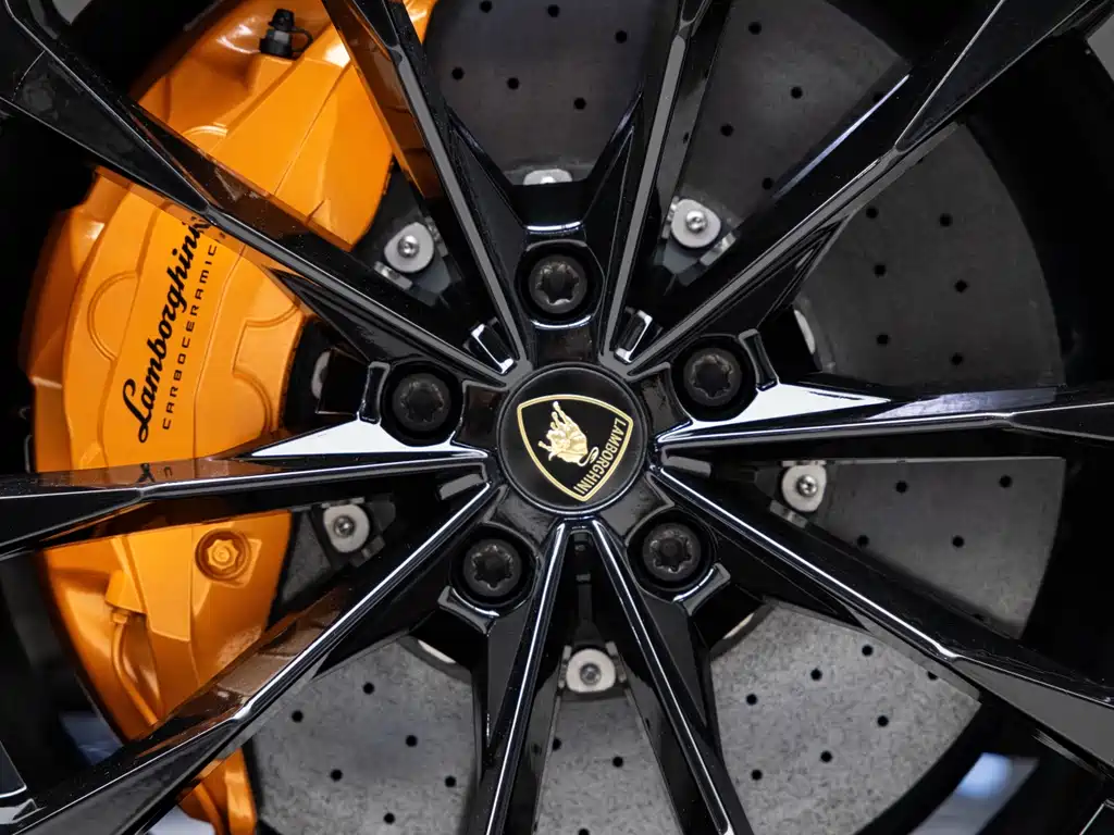 Lamborghini Urus 2022 — фото 15
