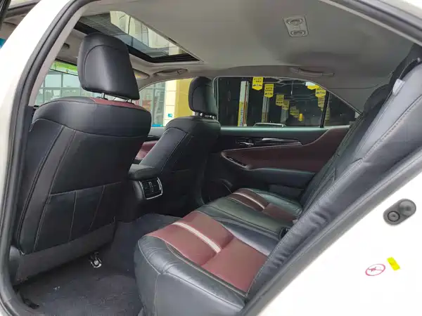 Toyota Crown 2017