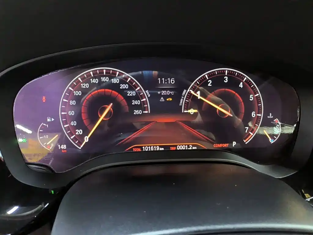 BMW 5 Series 2019 — фото 12