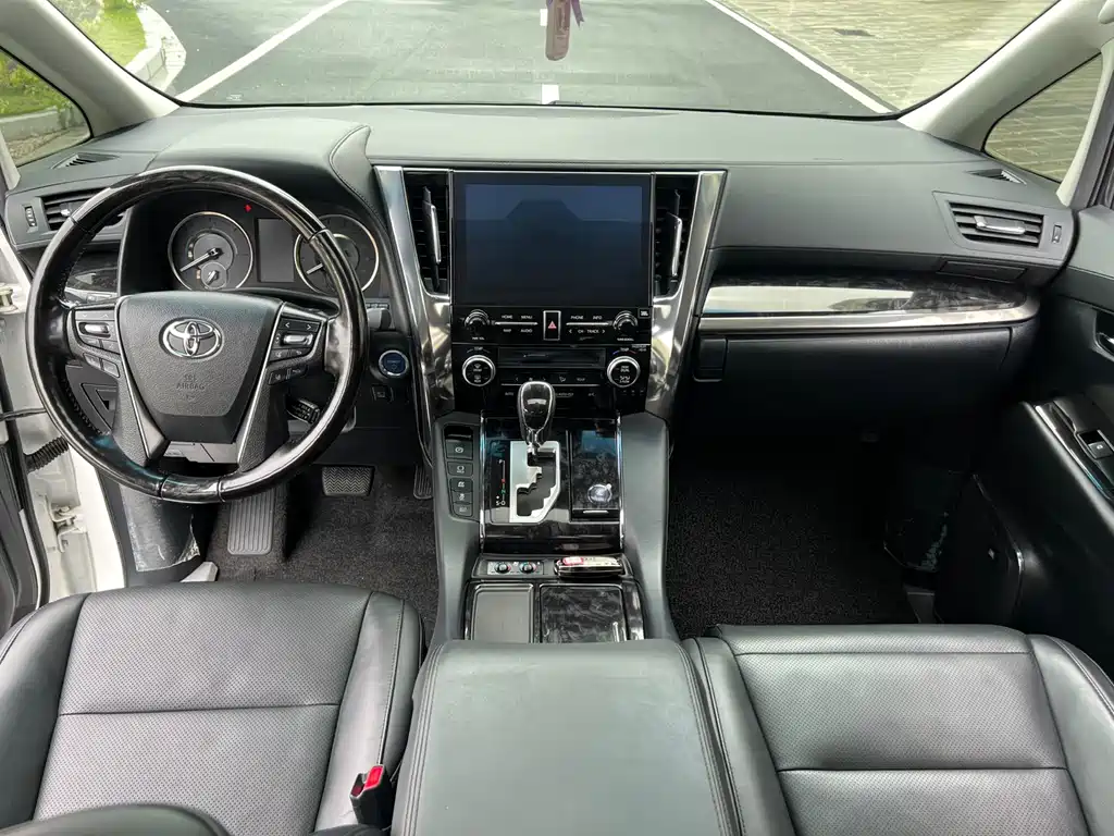 Toyota Vellfire 2021 — фото 9