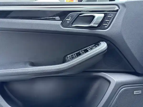 Porsche Macan 2022
