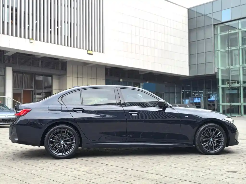 BMW 3 Series 2024