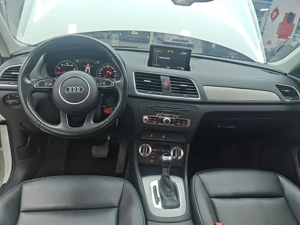 Audi Q3 2016 — фото 10