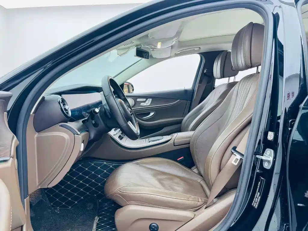 Mercedes-Benz E-Class 2019 — фото 10