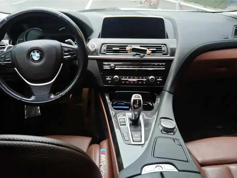 BMW 6 Series 2016 — фото 12
