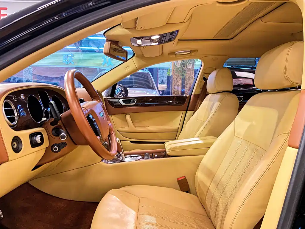 Bentley Flying Spur 2010 — фото 16