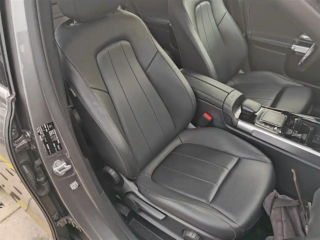 Mercedes-Benz GLB 2023 — фото 25