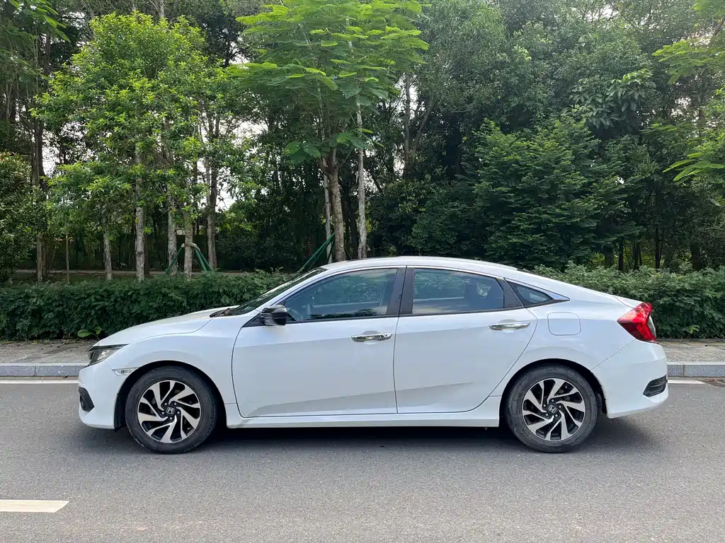 Honda Civic 2019 — фото 4
