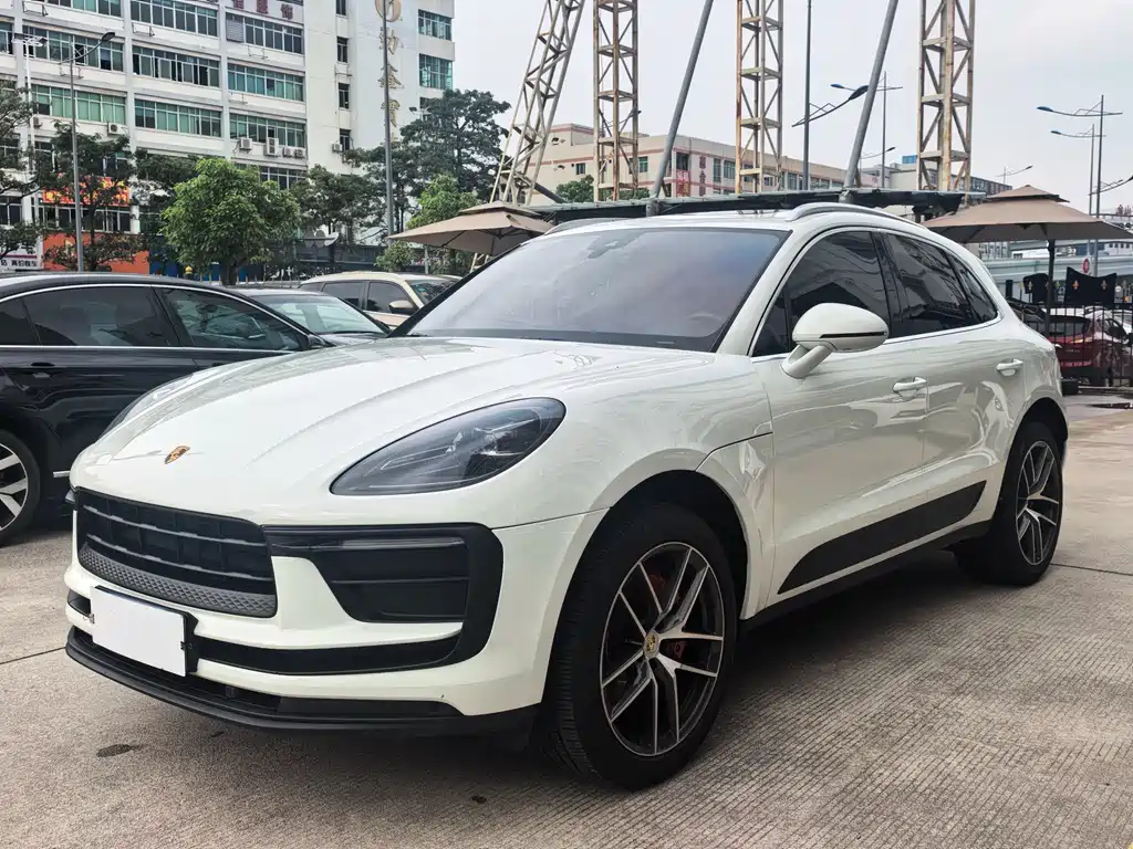 Porsche Macan 2023 — фото 1