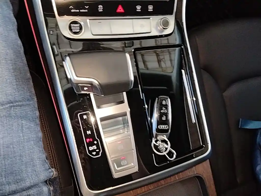 Audi Q7 2021 — фото 14