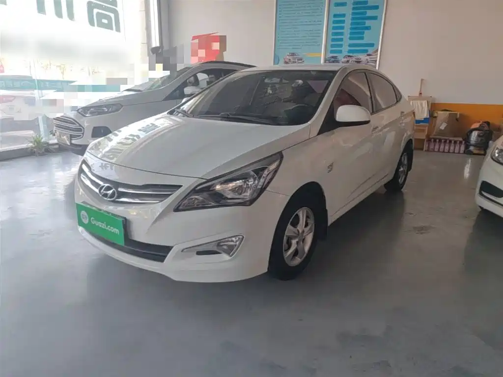 Hyundai Verna 2015 — фото 1