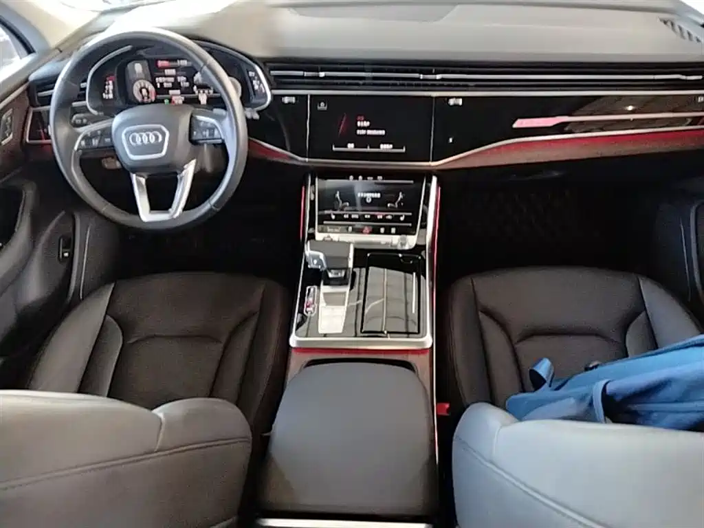 Audi Q7 2021 — фото 10