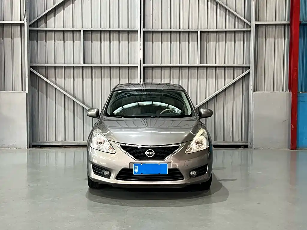 Nissan Tiida 2015 — фото 2