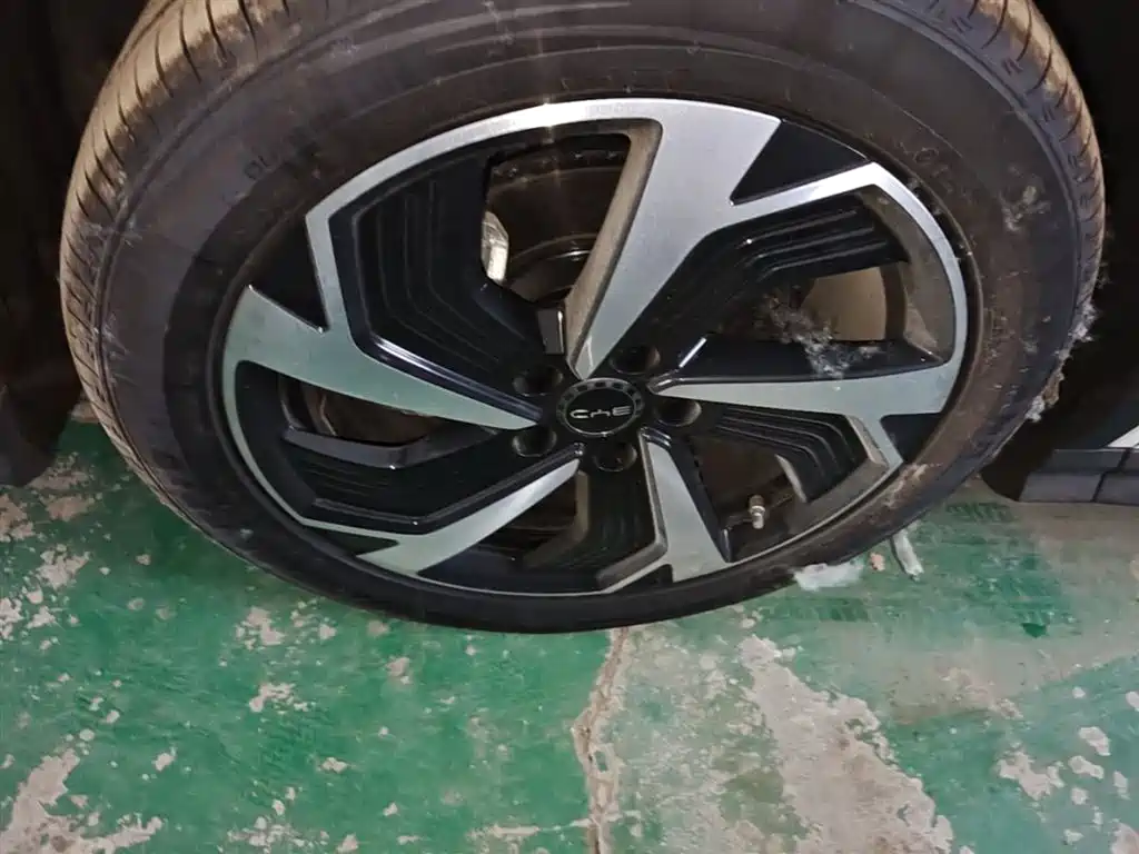 BYD Seal 05 DM-i 2025 — фото 23