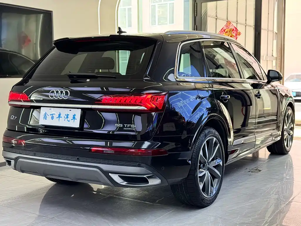 Audi Q7 2021 — фото 10