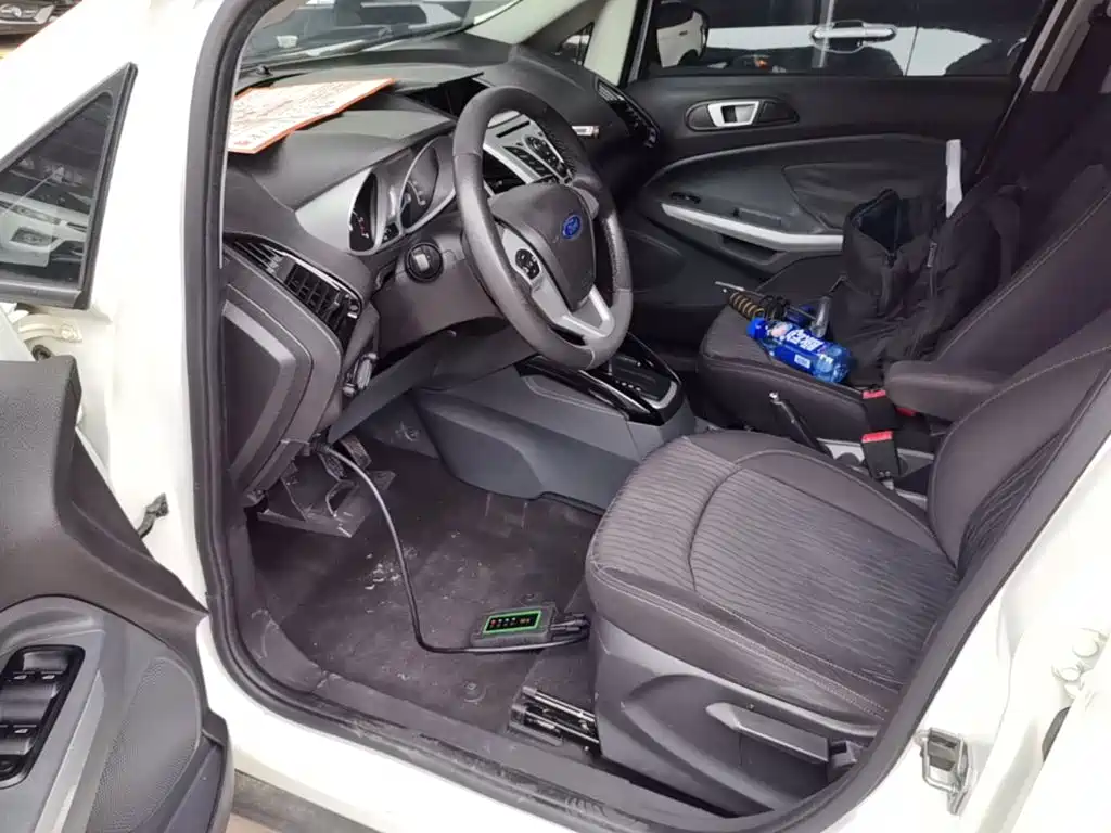 Ford Ecosport 2016 — фото 15
