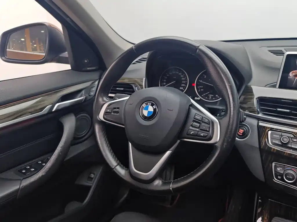 BMW X1 2016 — фото 16