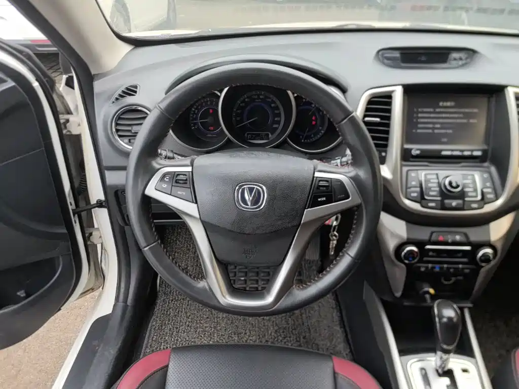 Changan Eado XT 2016 — фото 11