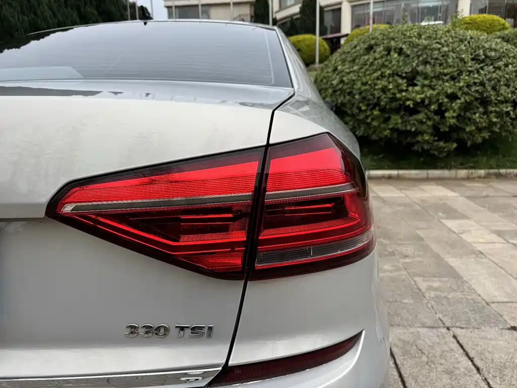 Volkswagen Passat 2016 — фото 11