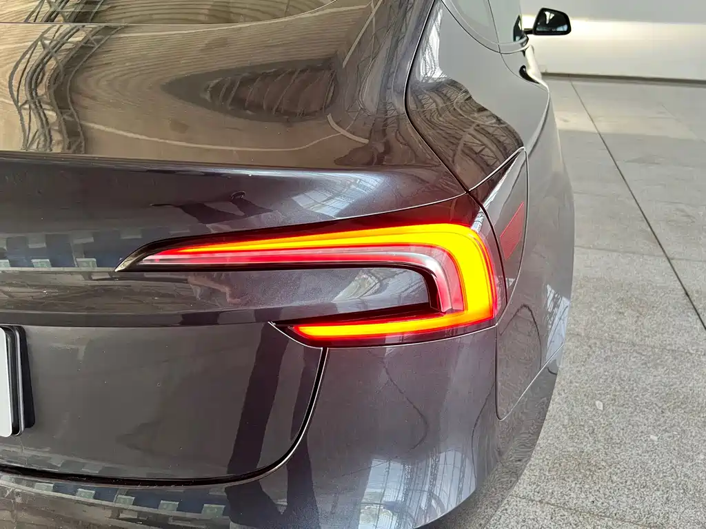 Tesla Model 3 2024 — фото 9