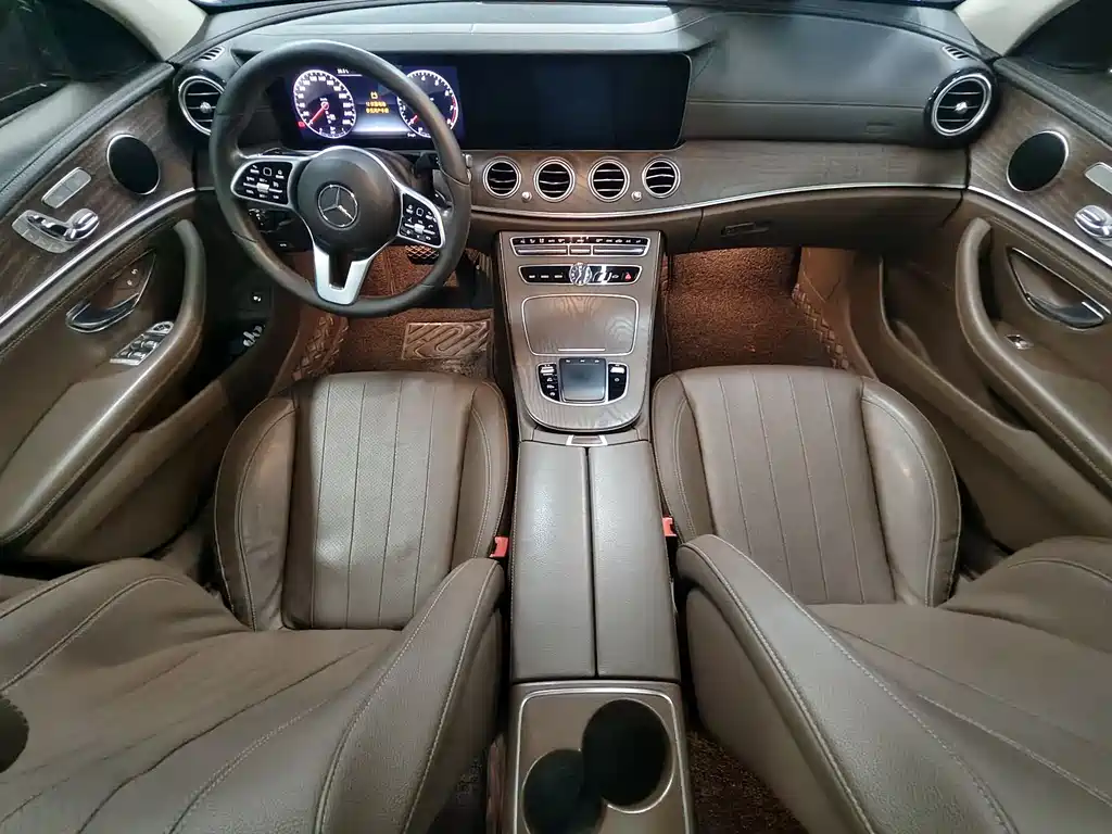 Mercedes-Benz E-Class 2020 — фото 12