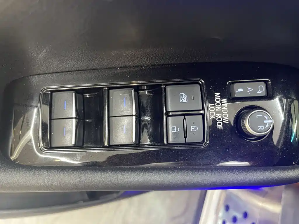 Toyota Alphard 2021 — фото 10