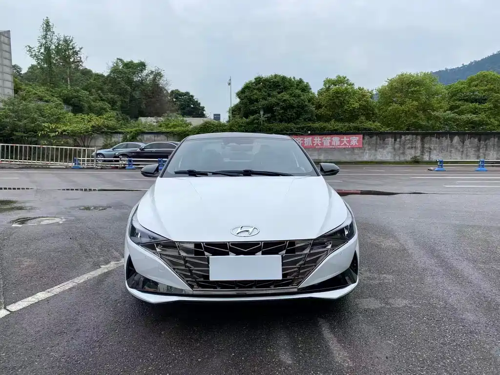 Hyundai Elantra 2022 — фото 2