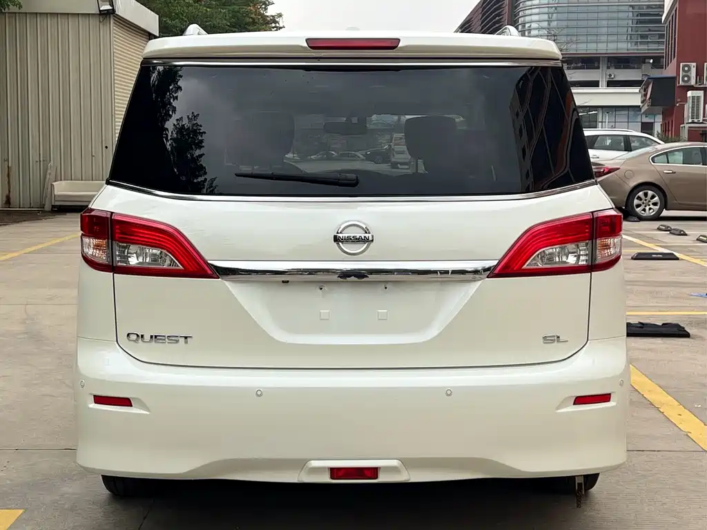 Nissan Quest 2014 — фото 5