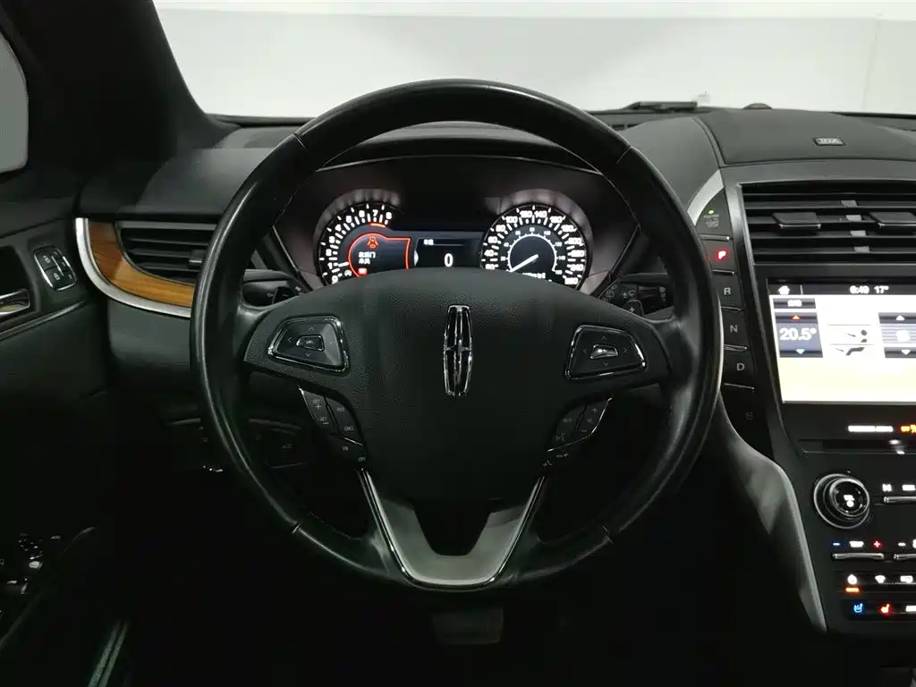 Lincoln MKC 2019 — фото 11